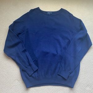 Men’s sweater-navy blue in color